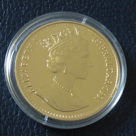 Gibraltar 1 Crown 1997 "Noces d'Or" Reine avec enfants et singe doré en argent 92.5% (28.3 g)